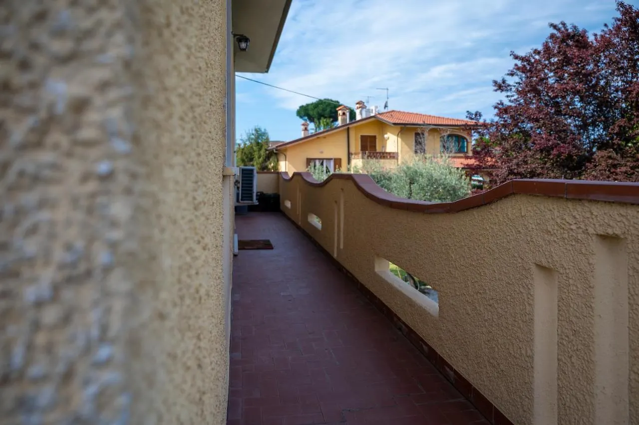 Apartment La Casetta Di Silvio Capezzano Pianore Italy